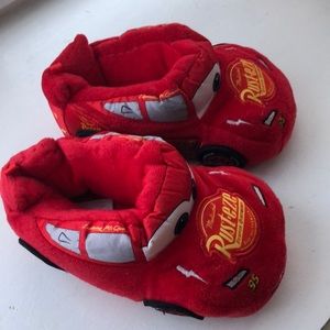 Pixar Cars Lightning McQueen toddler/young kid house slippers size 11/12